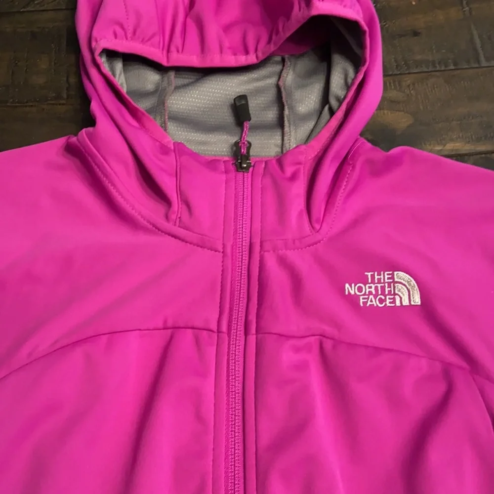 The North Face Women’s Wind Stopper Soft Shell Jacket - Picture 2 of 13